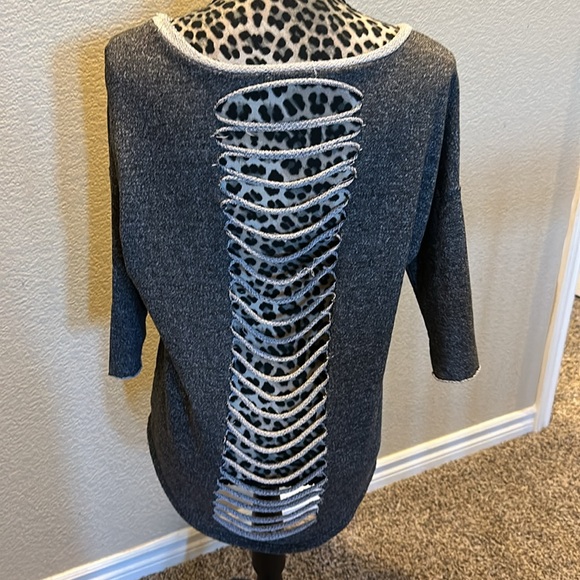 Skull sweatshirt, embroidery detail, no tag for size, M/L - Picture 5 of 7